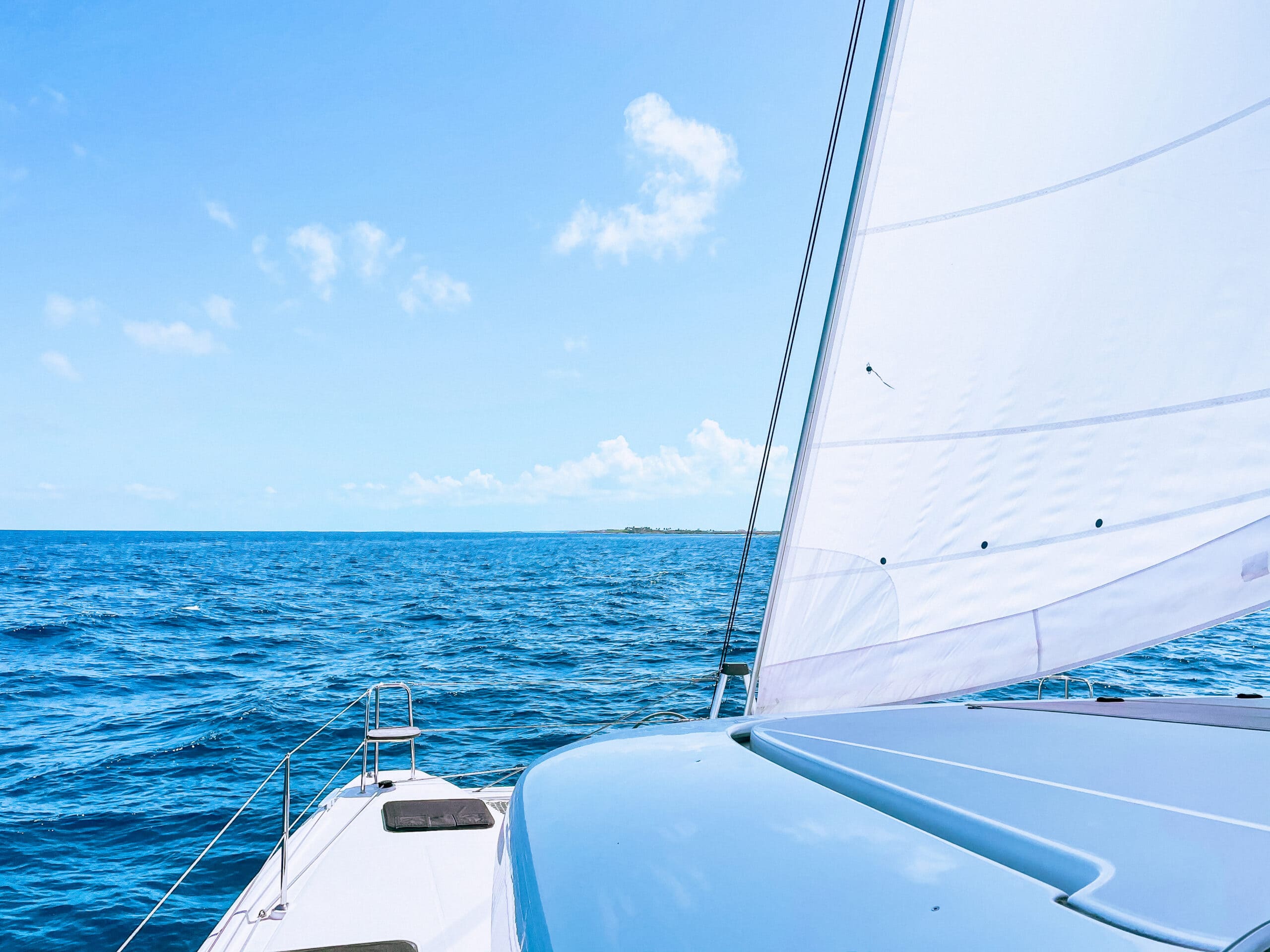 how to get paid with boat crew jobs - picture of sailboat on the ocean